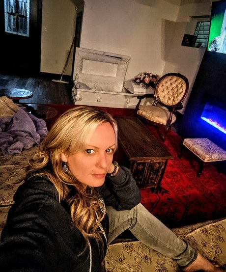 stormydaniels エロティックなポルノスター ギャラリー