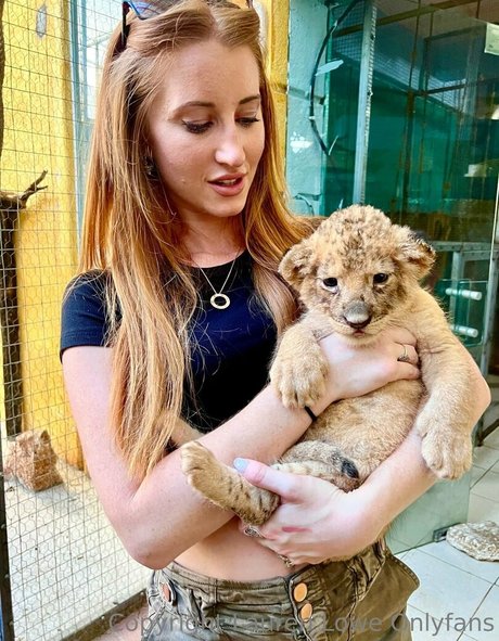 アナルパウグオンリーファンズ セクシー裸 画像