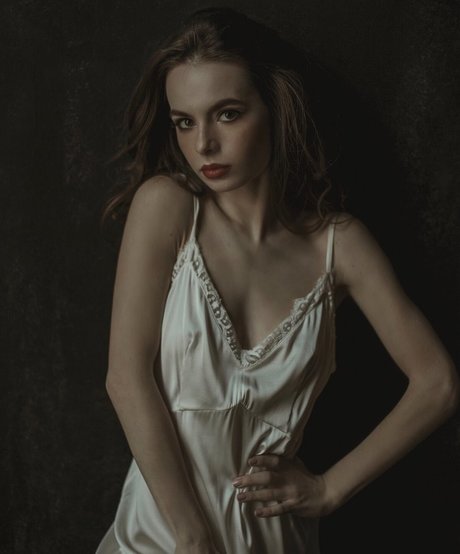 細身の巨乳OnlyFans ホットポルノ 写真