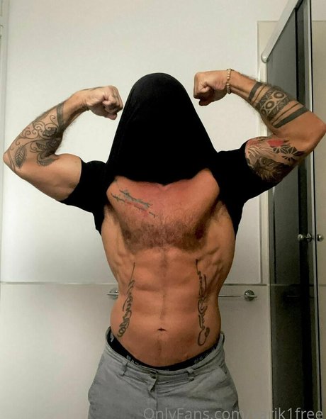 本物の熟女OnlyFans アートヌード 写真