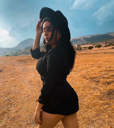 Danahe Vasquez 裸の女優 写真