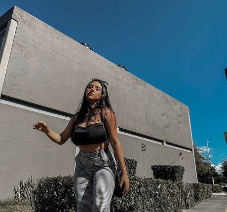 Danahe Vasquez スター 裸 ギャラリー