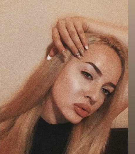 alice0999of ポルノスター ヌード 写真