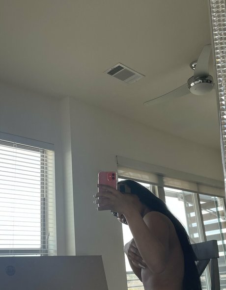 vvkayb セクシーモデル 写真