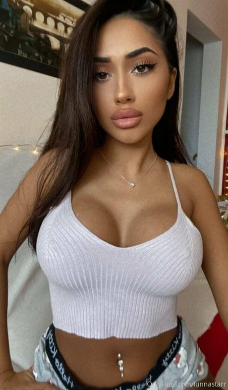 lunnastarr ポルノスター 写真