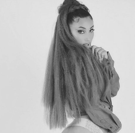 Chen Levi ポルノモデル 写真