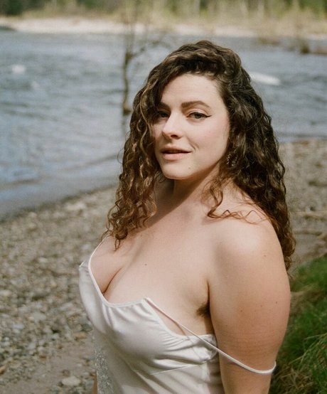 tiffanyinnature 裸の女優 ギャラリー