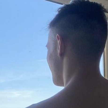 公共の場での猫のOnlyFans セクシーヌード アーカイブ