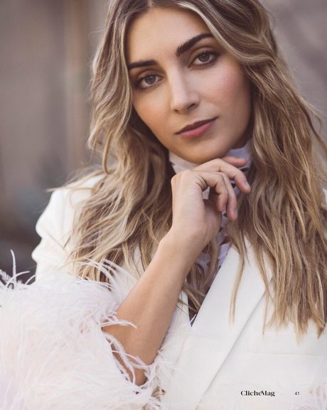 Emelia Hartford 無料モデル 画像