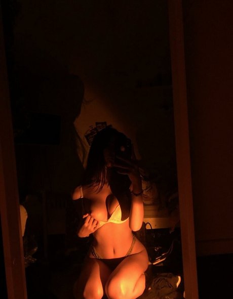 Naaataliee22 アダルトモデル 写真