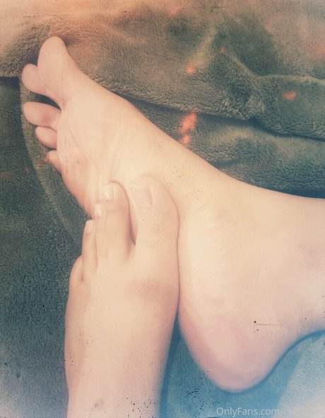 レズビアン ストラップオン OnlyFans ホットポルノ 画像