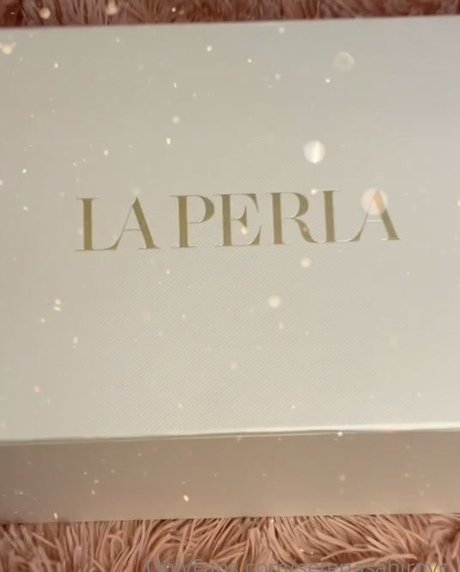 裸のトゥインクOnlyFans 無料裸 ギャラリー