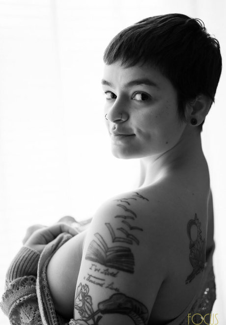 focus boudoir 裸のスター 写真