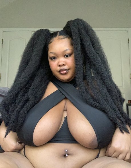 ニューハーフ 熟女 OnlyFans 無料xxx 写真