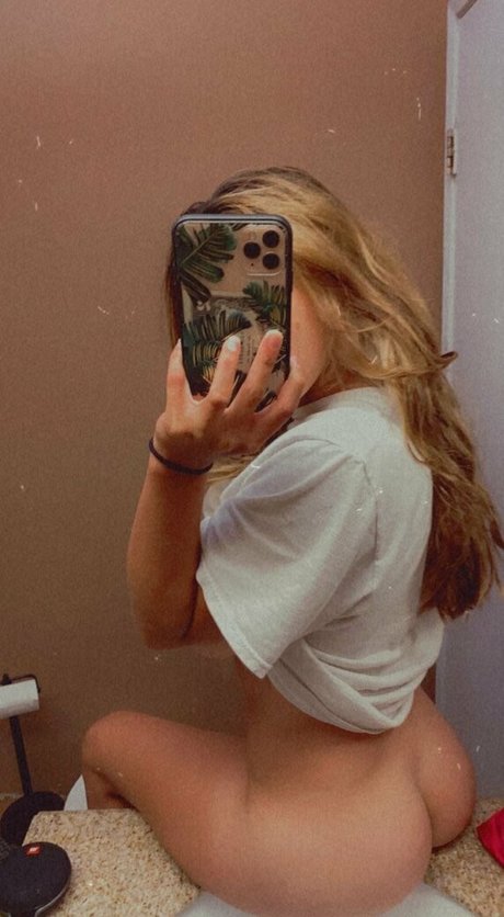 bbyjay97 top profile image