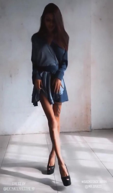 Caroline Queen 美しいモデル 写真