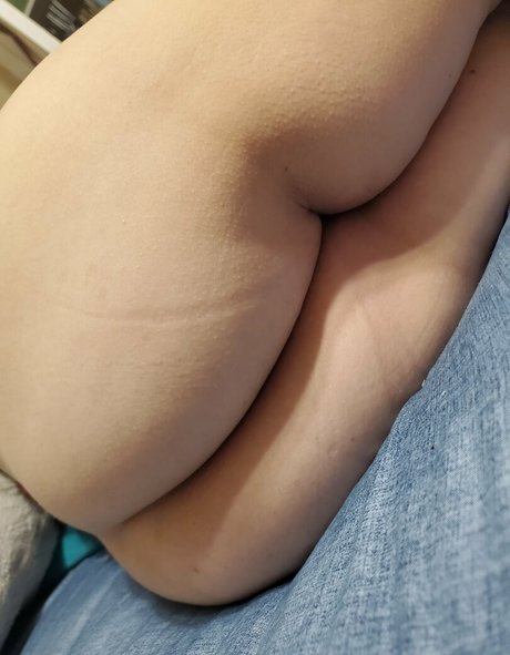 チンコを持つ女たち OnlyFans ポルノグラフィック ギャラリー