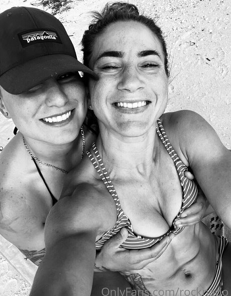 膨らみ OnlyFans エロチック 写真