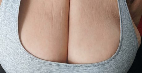 ぽっちゃりブロンドOnlyFans 限定 写真