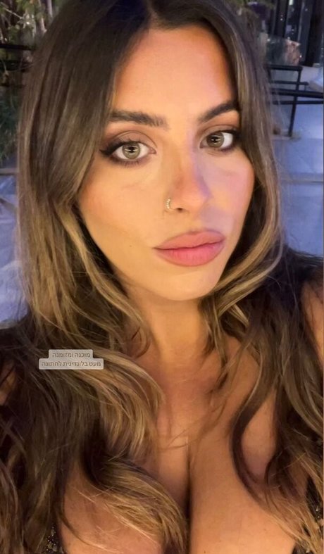 小柄なBBC OnlyFans アートポルノ 写真