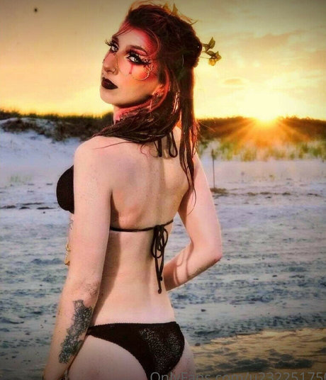 Jasmhyn makeup ヌードのポルノスター 写真