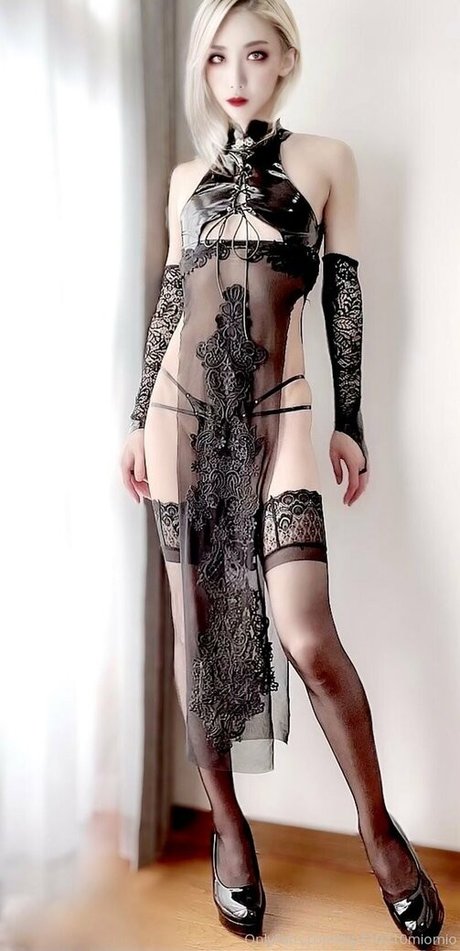 ボディビルダーカップルOnlyFans セクシー 写真