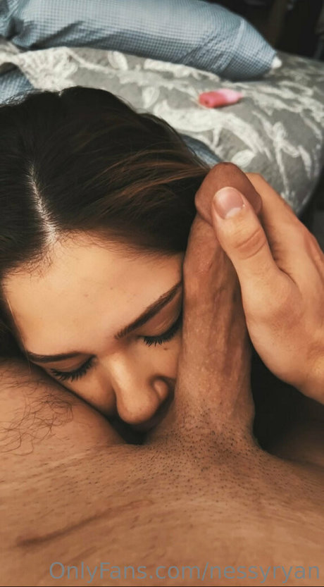 nessyryan ポルノスター 写真