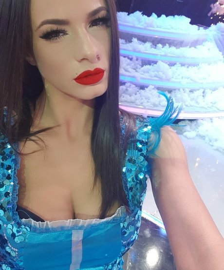 AndreeaNicoletaDinu 素敵なモデル 写真