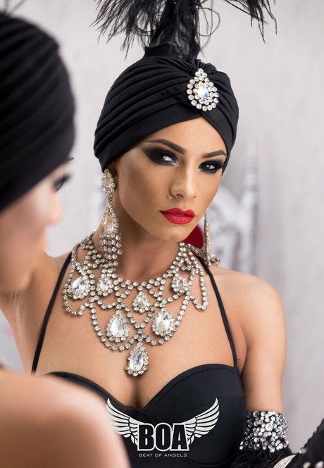 AndreeaNicoletaDinu ヌードのポルノスター ギャラリー