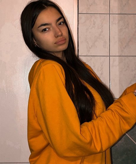 お金 OnlyFans ホットヌード 写真