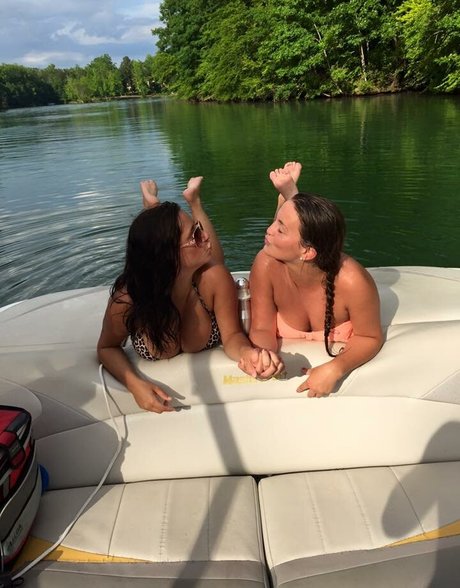 Sarah H 独占スター アーカイブ