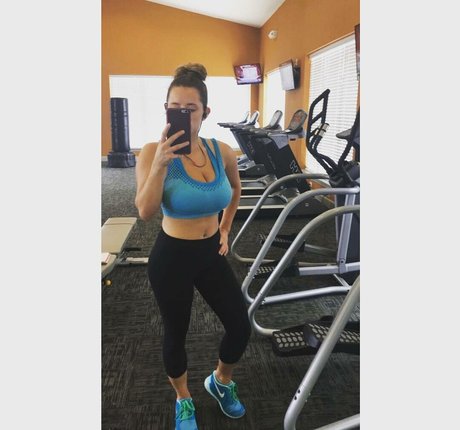 Sarah H セックスモデル 写真