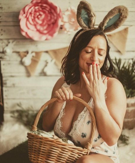 Sarah H エロティックなポルノスター 画像