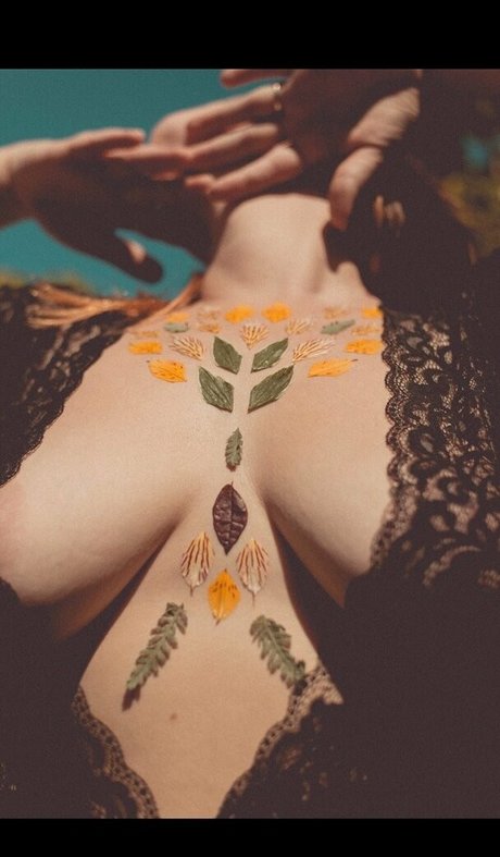 shiloh stoned トップモデル 写真