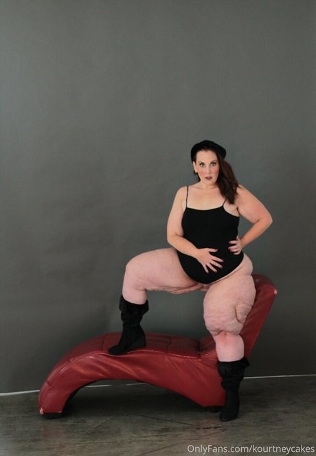 毛深い妊婦OnlyFans アートポルノ 写真