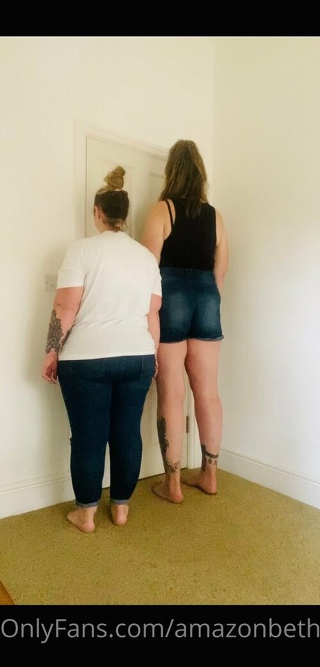 amazonbeth 6foot6 アダルトスター 写真