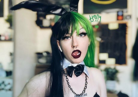 notbunnybrat 高品質のポルノスター 写真