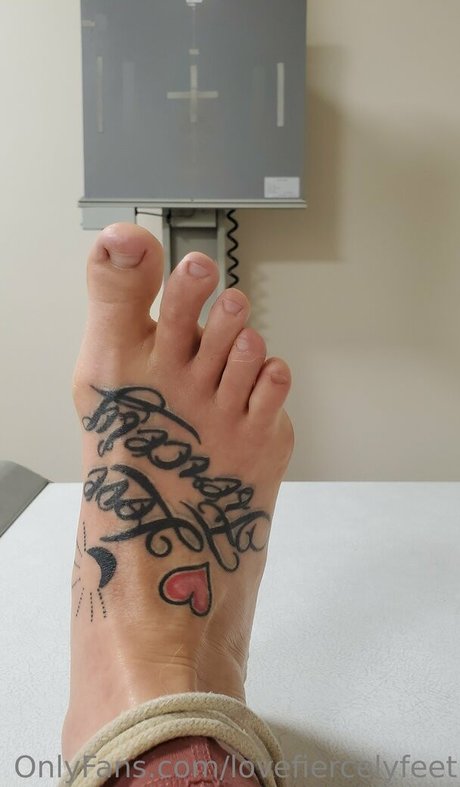 lovefiercelyfeet HDモデル 写真