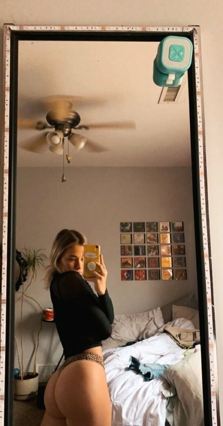 Joselle Courchaine 美しいポルノスター 写真