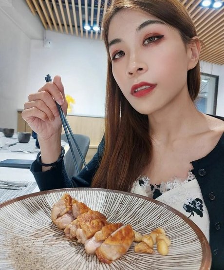 Avrillee999k 裸モデル 画像