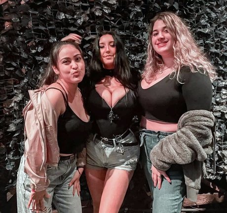 Olivia O アダルト女優 写真