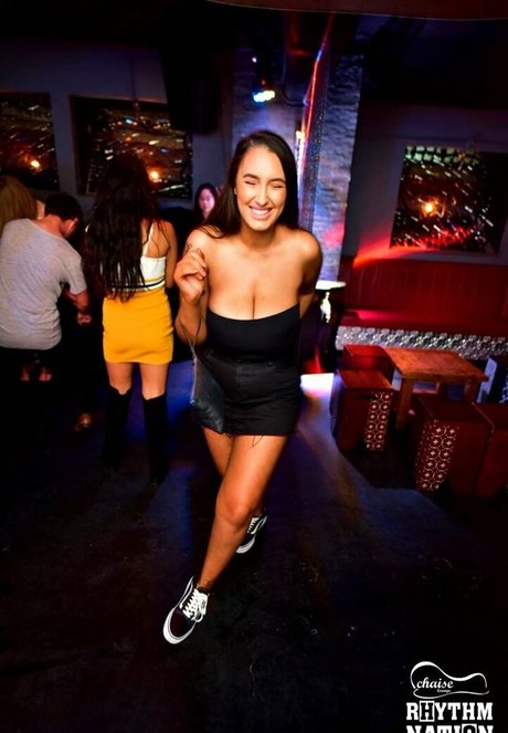 レズビアン ストラップオン OnlyFans ホットセクシー ギャラリー