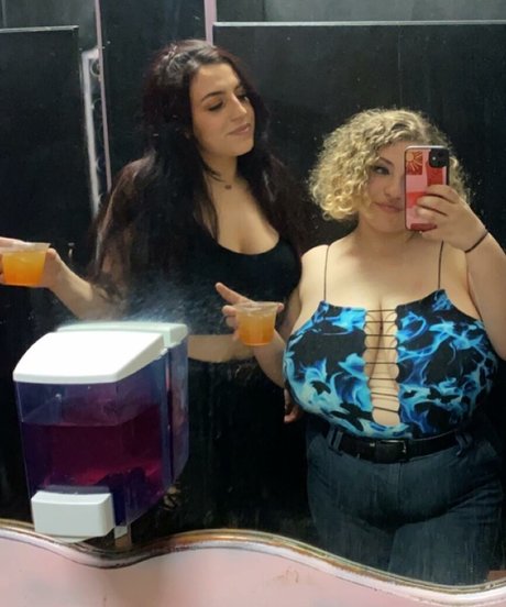 Sophia A エロティック女優 画像