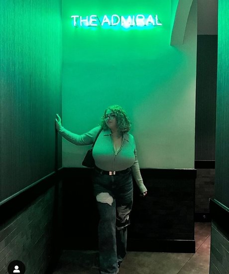 Sophia A スター 裸 写真