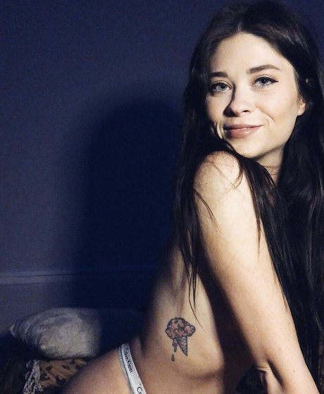 kimchifletcher 裸のポルノスター 画像