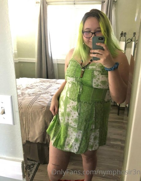 nymphosir3n セクシーなスター 写真