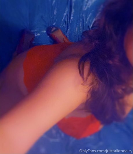 justtalktodaisy スター ヌード 写真