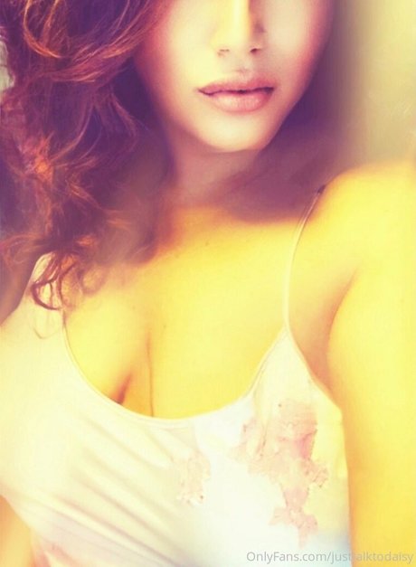 ティーングラスオンリーファン セクシー裸 写真