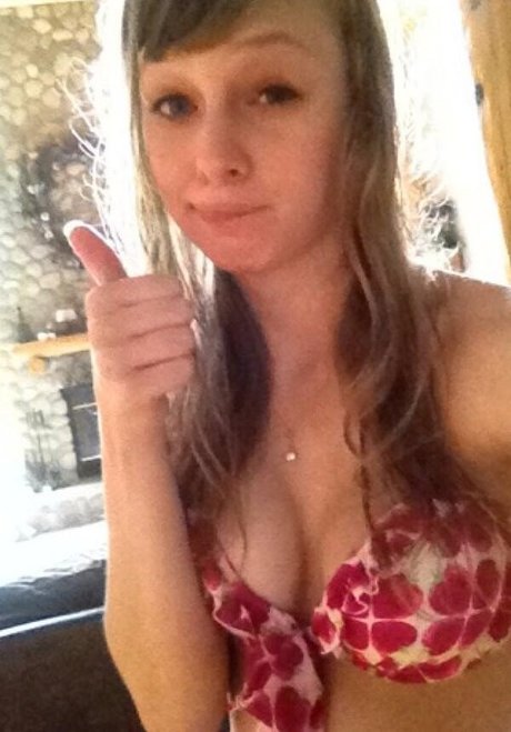 Sydney Poniewaz トップポルノスター 画像