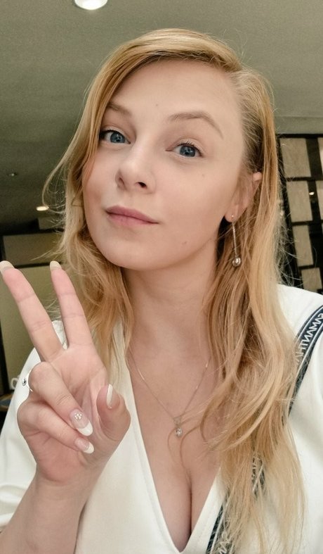 Sydney Poniewaz 美しいモデル 写真